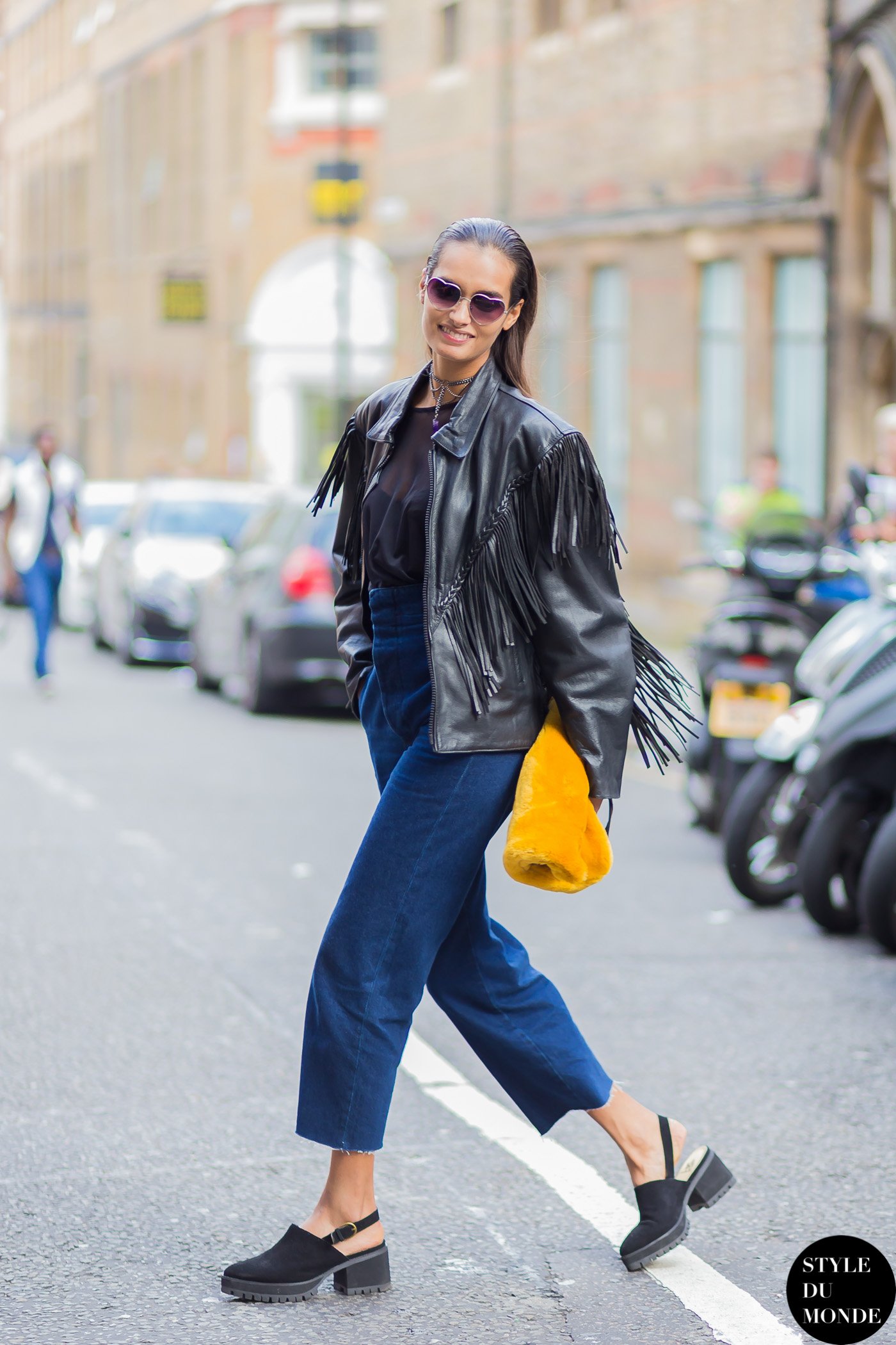 Gizele Oliveira Street Style Street Fashion Streetsnaps by STYLEDUMONDE Street Style Fashion Blog