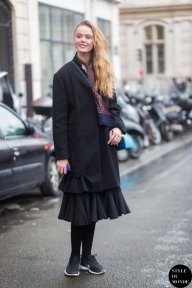 Frida Gustavsson Street Style Street Fashion Streetsnaps by STYLEDUMONDE Street Style Fashion Blog