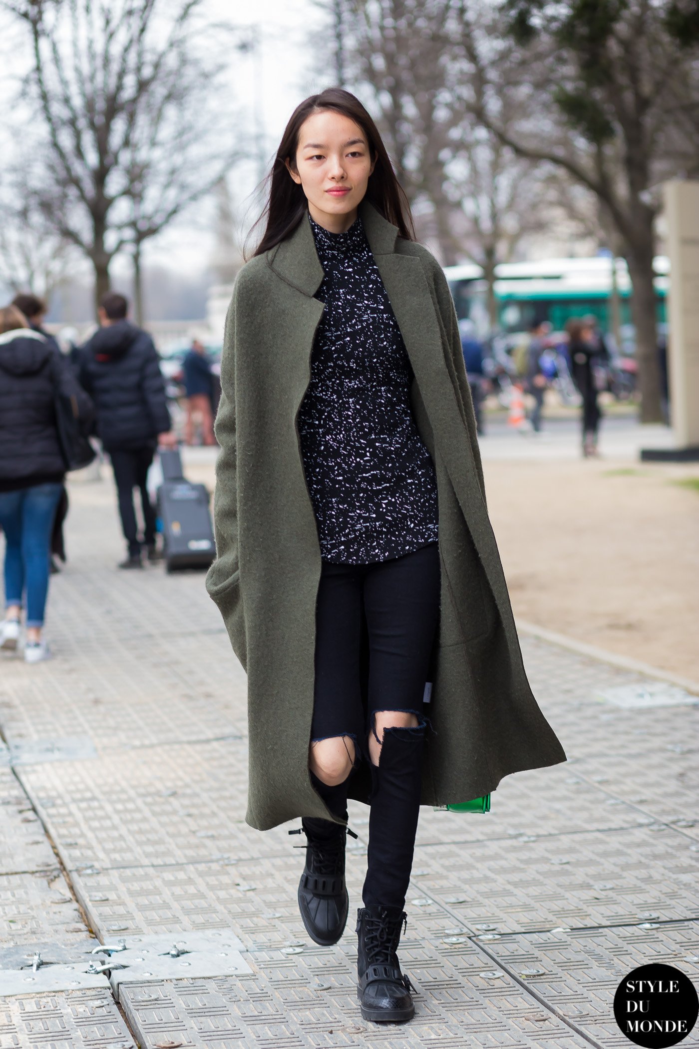 Fei Fei Sun️ 孙菲菲 Street Style Street Fashion Streetsnaps by STYLEDUMONDE Street Style Fashion Blog