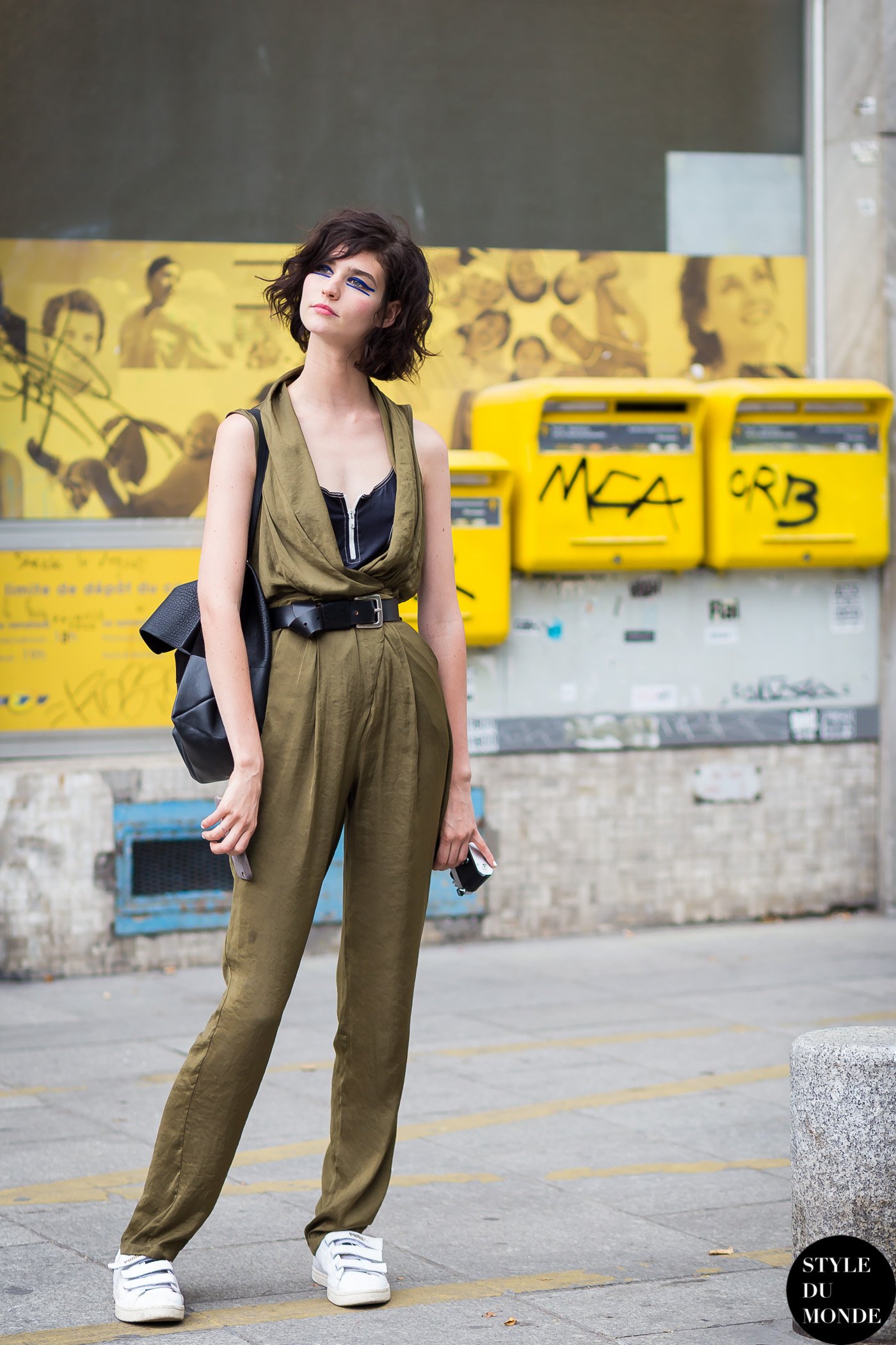 Manon Leloup Street Style Street Fashion Streetsnaps by STYLEDUMONDE Street Style Fashion Photography