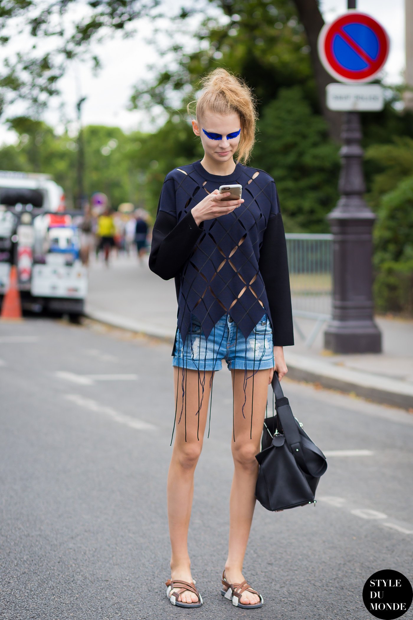 Alexandra Elizabeth Ljadov Street Style Street Fashion Streetsnaps by STYLEDUMONDE Street Style Fashion Photography