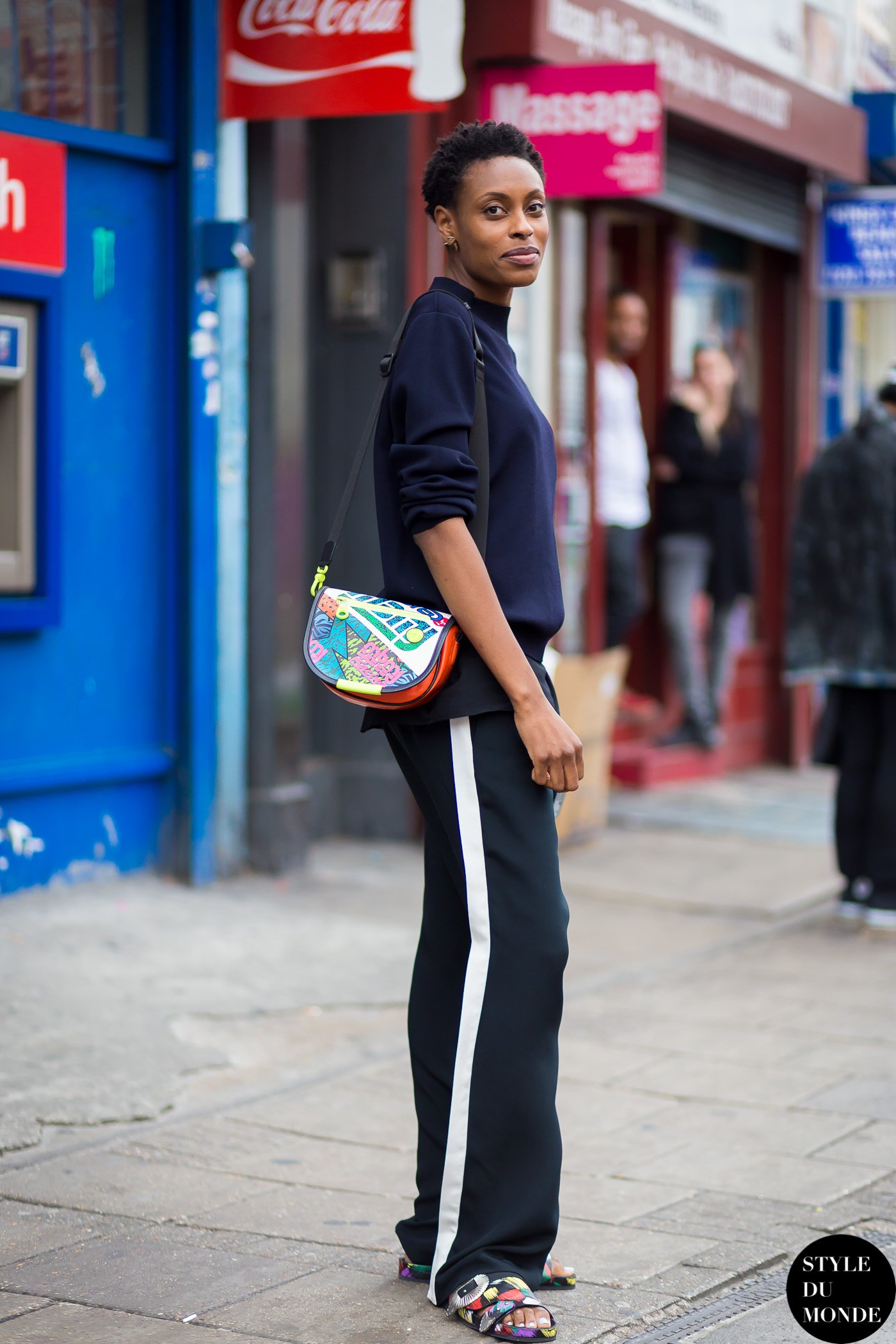 Donna Wallace Street Style Street Fashion Streetsnaps by STYLEDUMONDE Street Style Fashion Photography