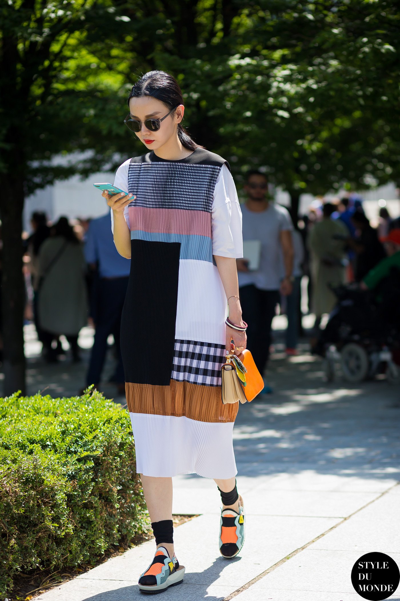 Sherry Shen Street Style Street Fashion Streetsnaps by STYLEDUMONDE Street Style Fashion Photography