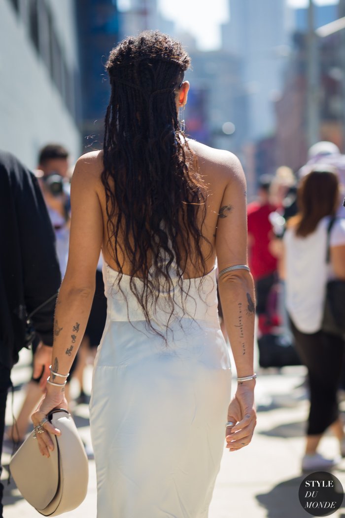 Zoë Kravitz Street Style Street Fashion Streetsnaps by STYLEDUMONDE Street Style Fashion Photography