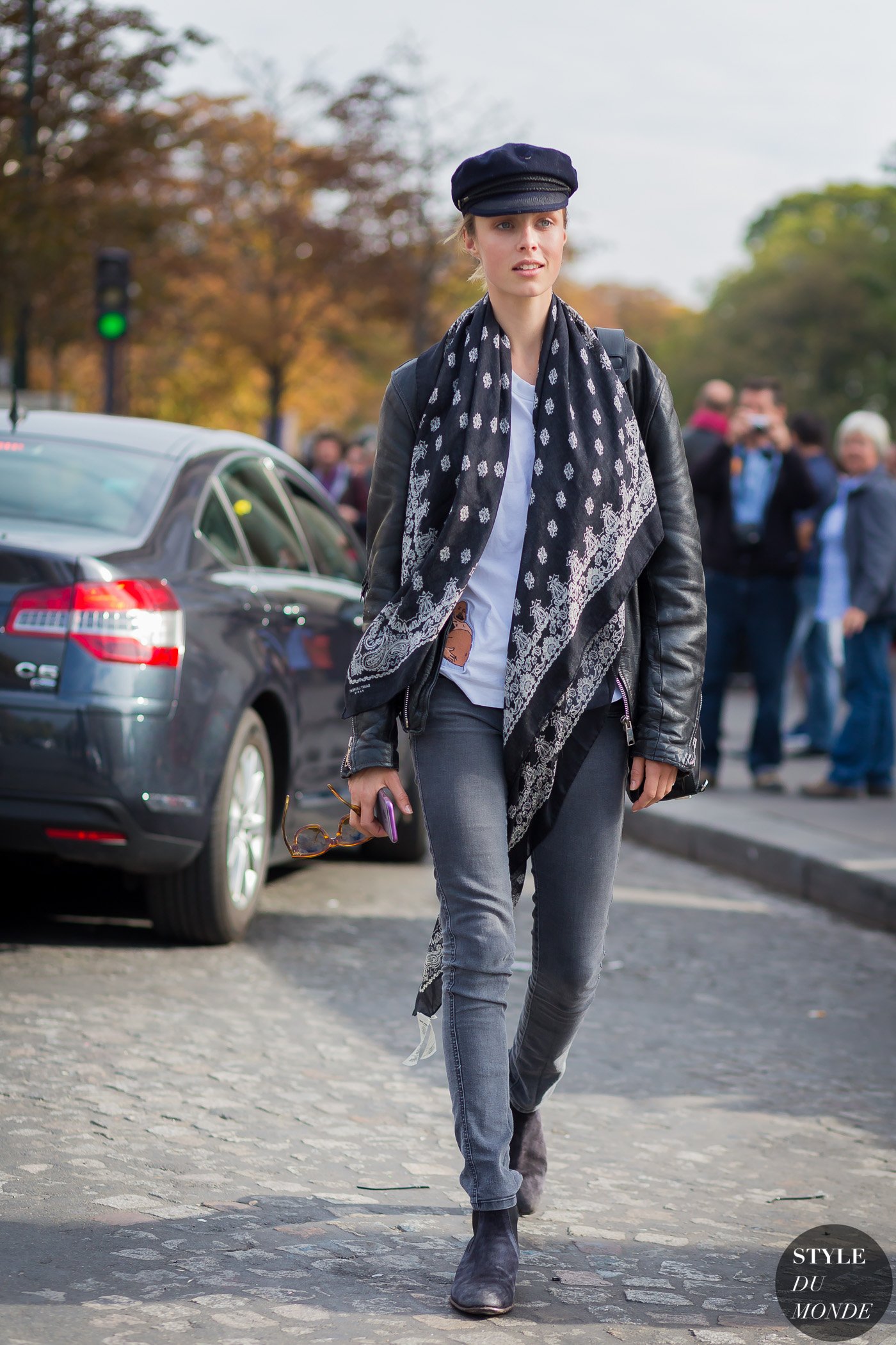 Edie Campbell Street Style Street Fashion Streetsnaps by STYLEDUMONDE Street Style Fashion Photography