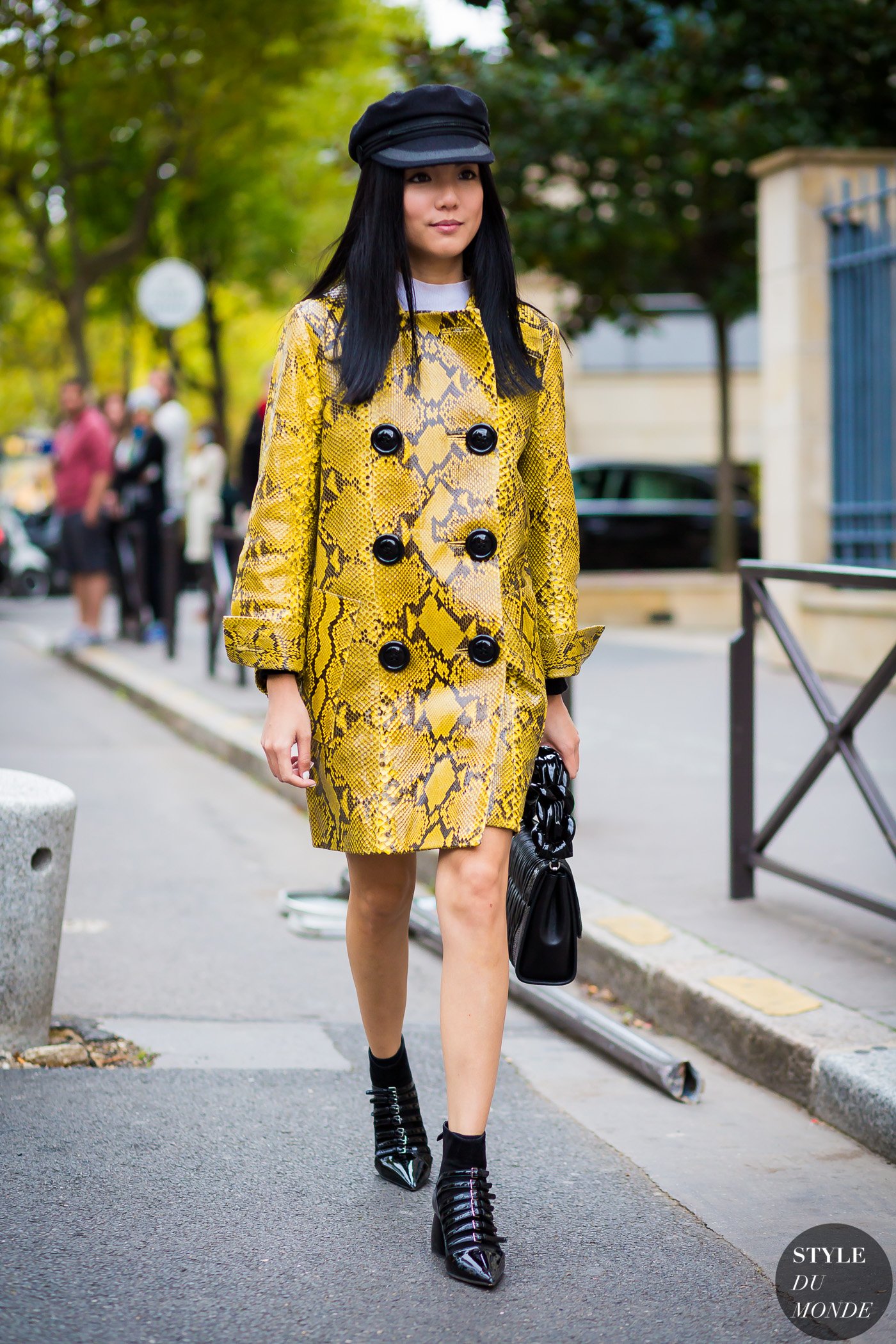 Yoyo Cao Street Style Street Fashion Streetsnaps by STYLEDUMONDE Street Style Fashion Photography