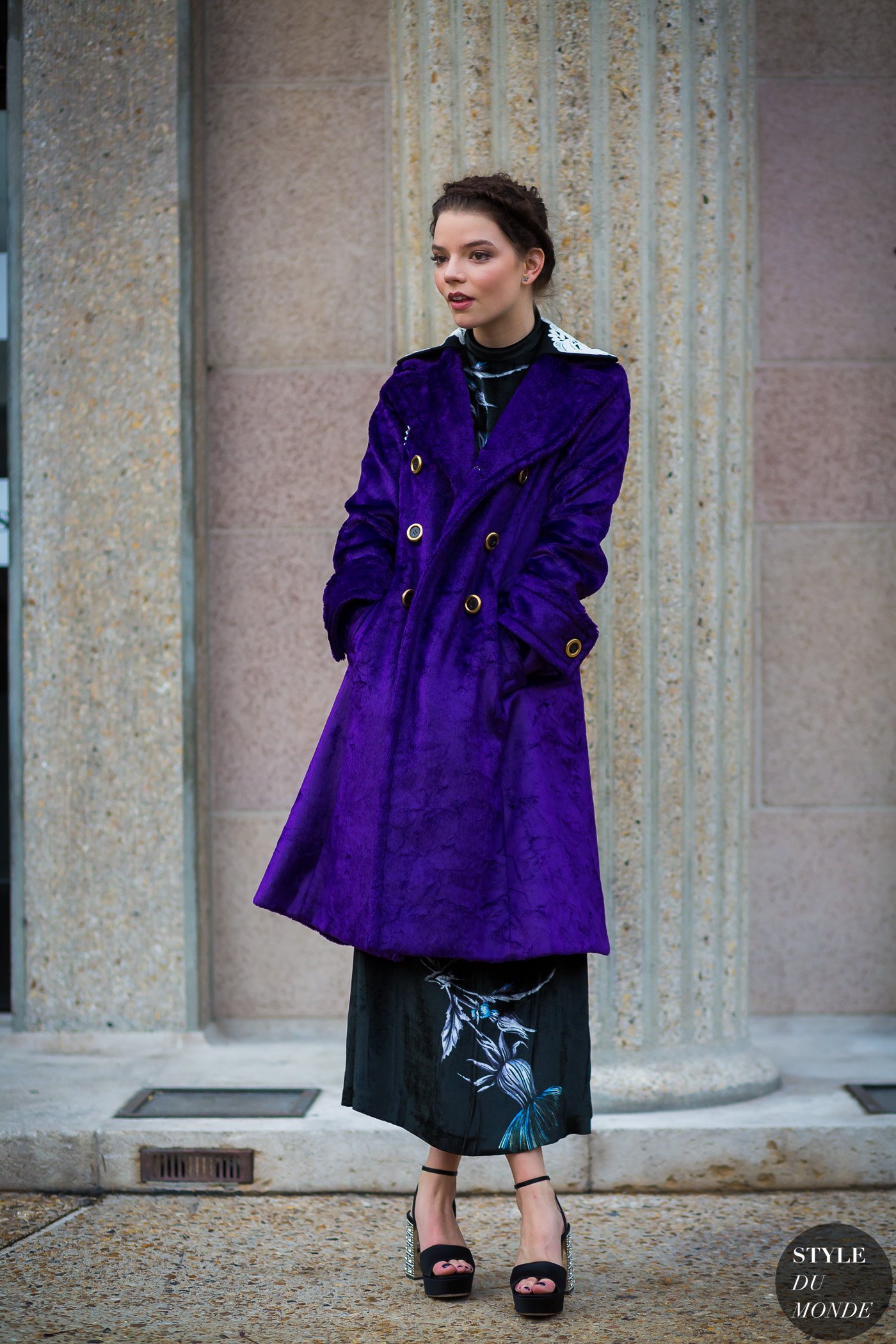 Anya Taylor-Joy Street Style Street Fashion Streetsnaps by STYLEDUMONDE Street Style Fashion Photography