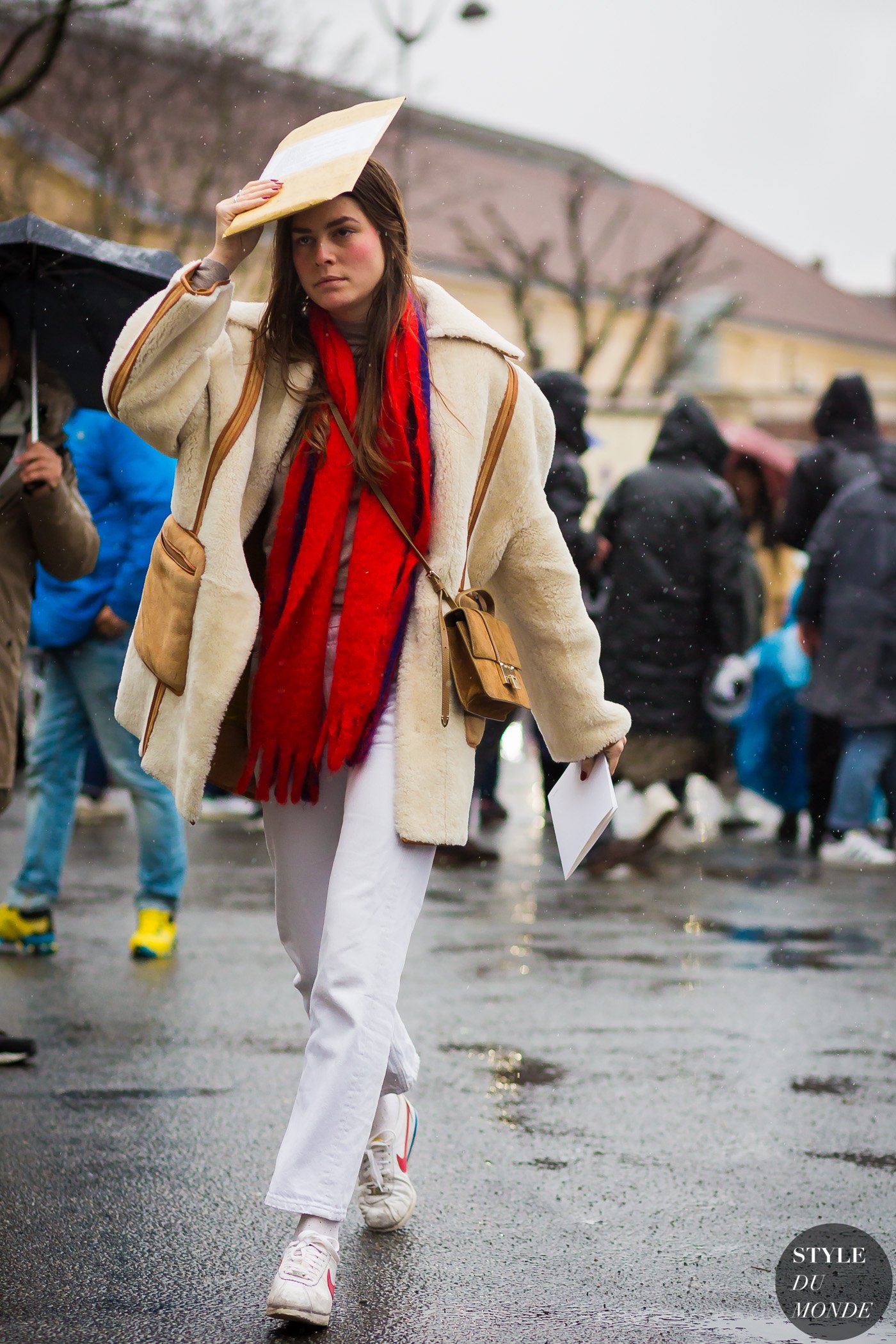 Helena Tejedor Street Style Street Fashion Streetsnaps by STYLEDUMONDE Street Style Fashion Photography