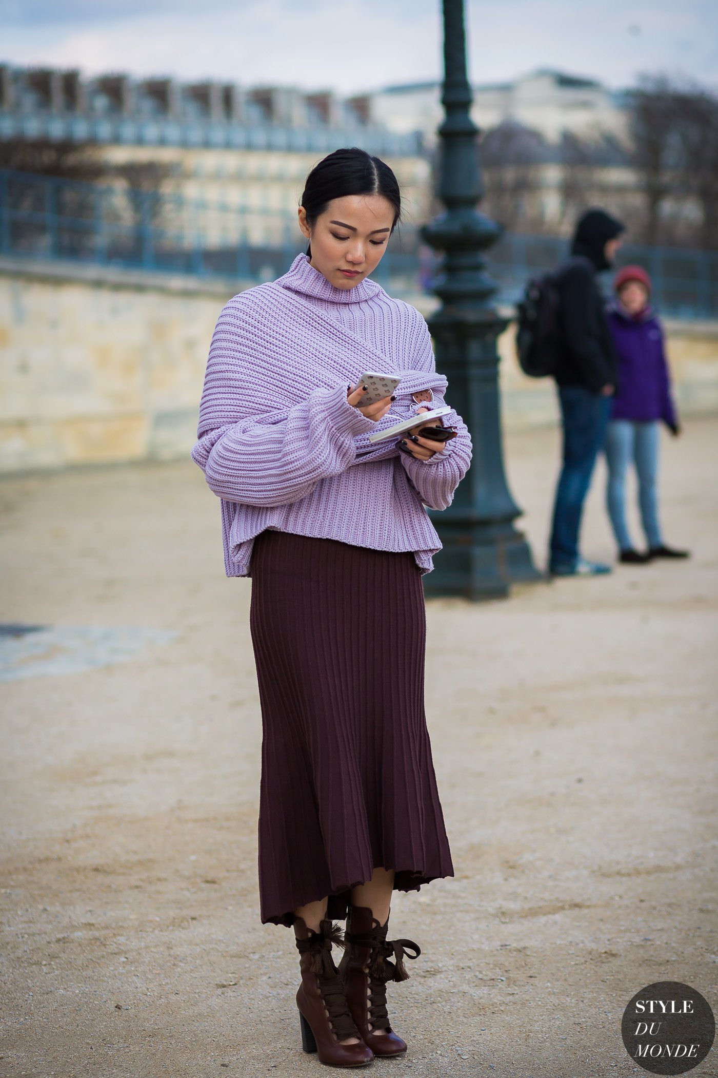 Yoyo Cao Street Style Street Fashion Streetsnaps by STYLEDUMONDE Street Style Fashion Photography