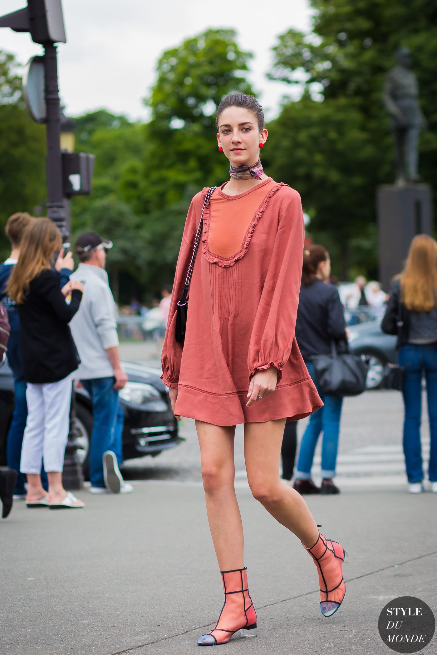 Cris Herrmann Street Style Street Fashion Streetsnaps by STYLEDUMONDE Street Style Fashion Photography