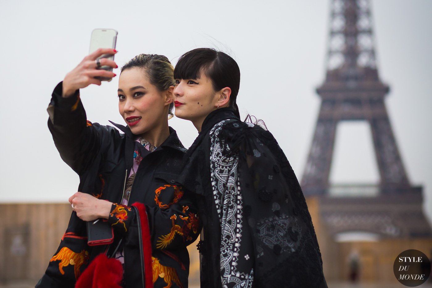 mademoiselle-yulia-and-kozue-akimoto-by-styledumonde-street-style-fashion-photography