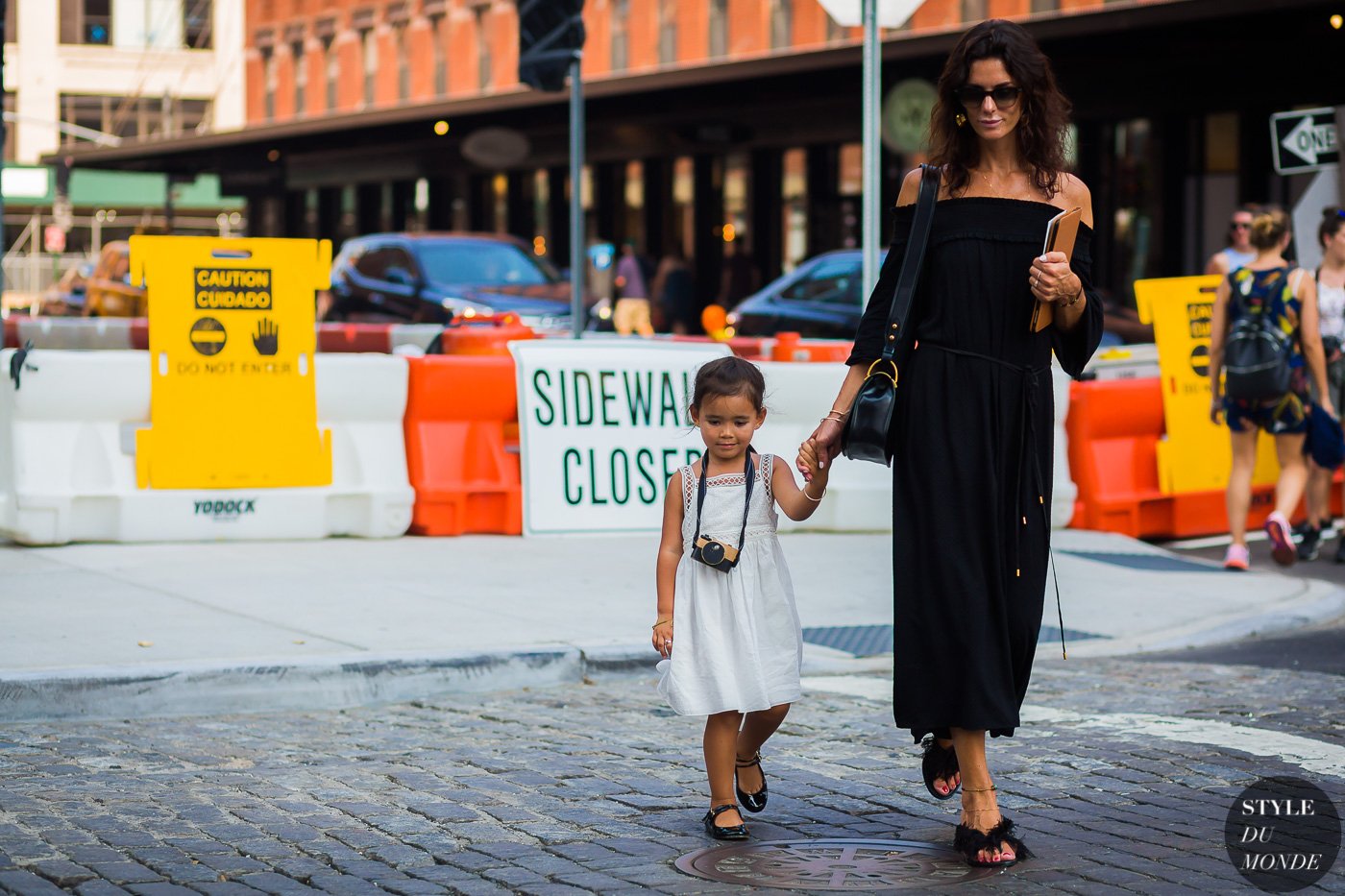 Hedvig Sagfjord Opshaug and her daughter by STYLEDUMONDE Street Style Fashion Photography