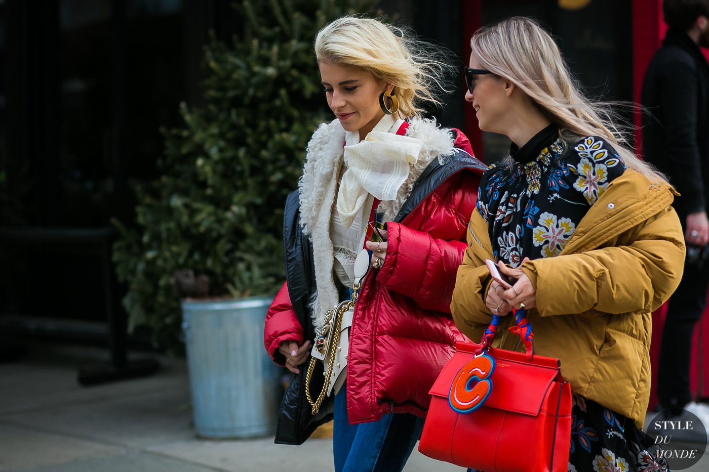 Caroline Daur and Charlotte Groeneveld by STYLEDUMONDE Street Style Fashion Photography0E2A7743