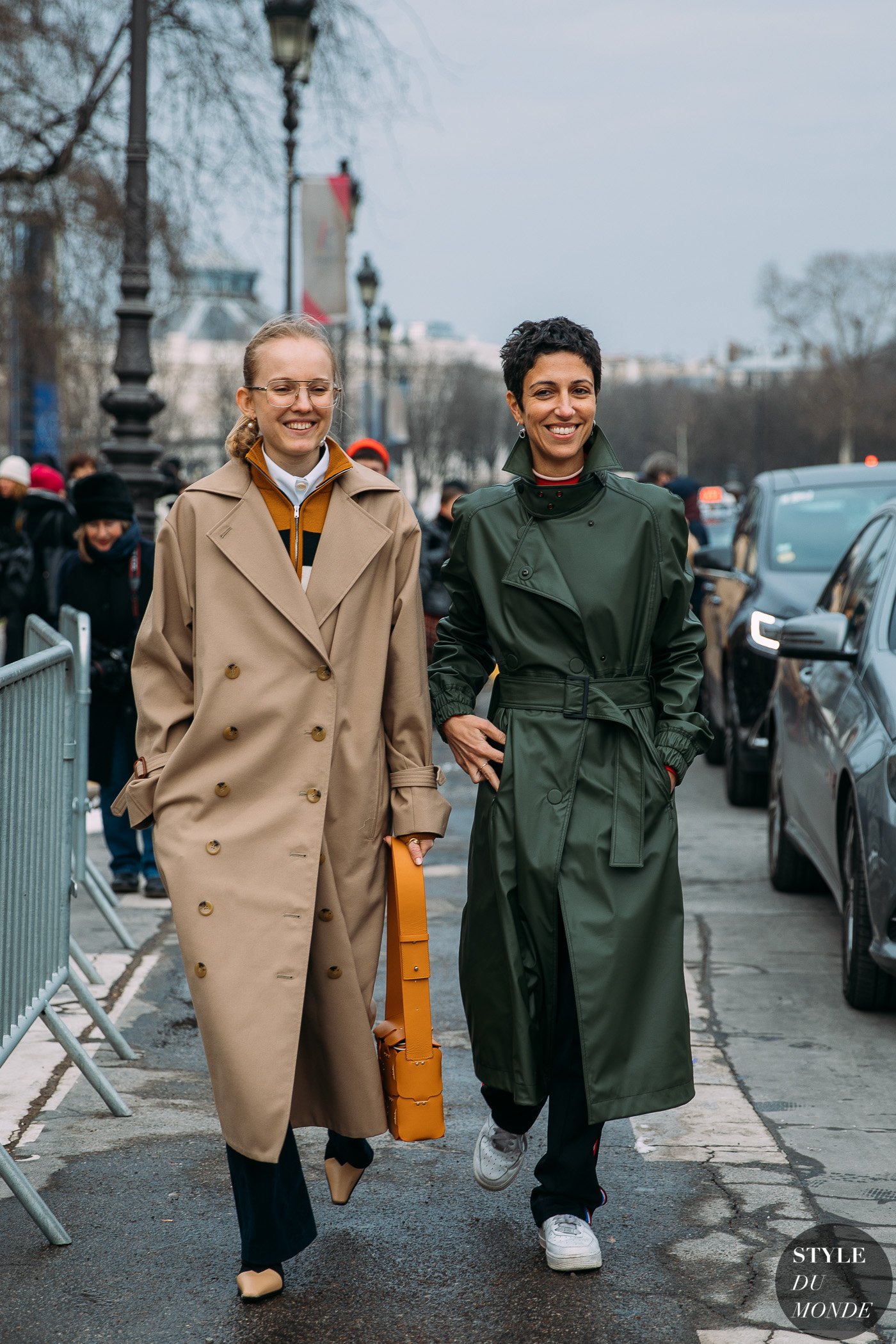 Alexandra Carl and Yasmin Sewell by STYLEDUMONDE Street Style Fashion Photography FW18 20180301_48A2688