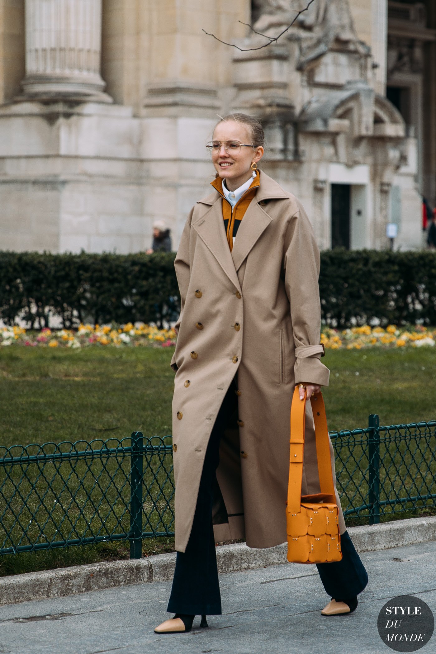 Alexandra Carl and Yasmin Sewell by STYLEDUMONDE Street Style Fashion Photography FW18 20180301_48A2688