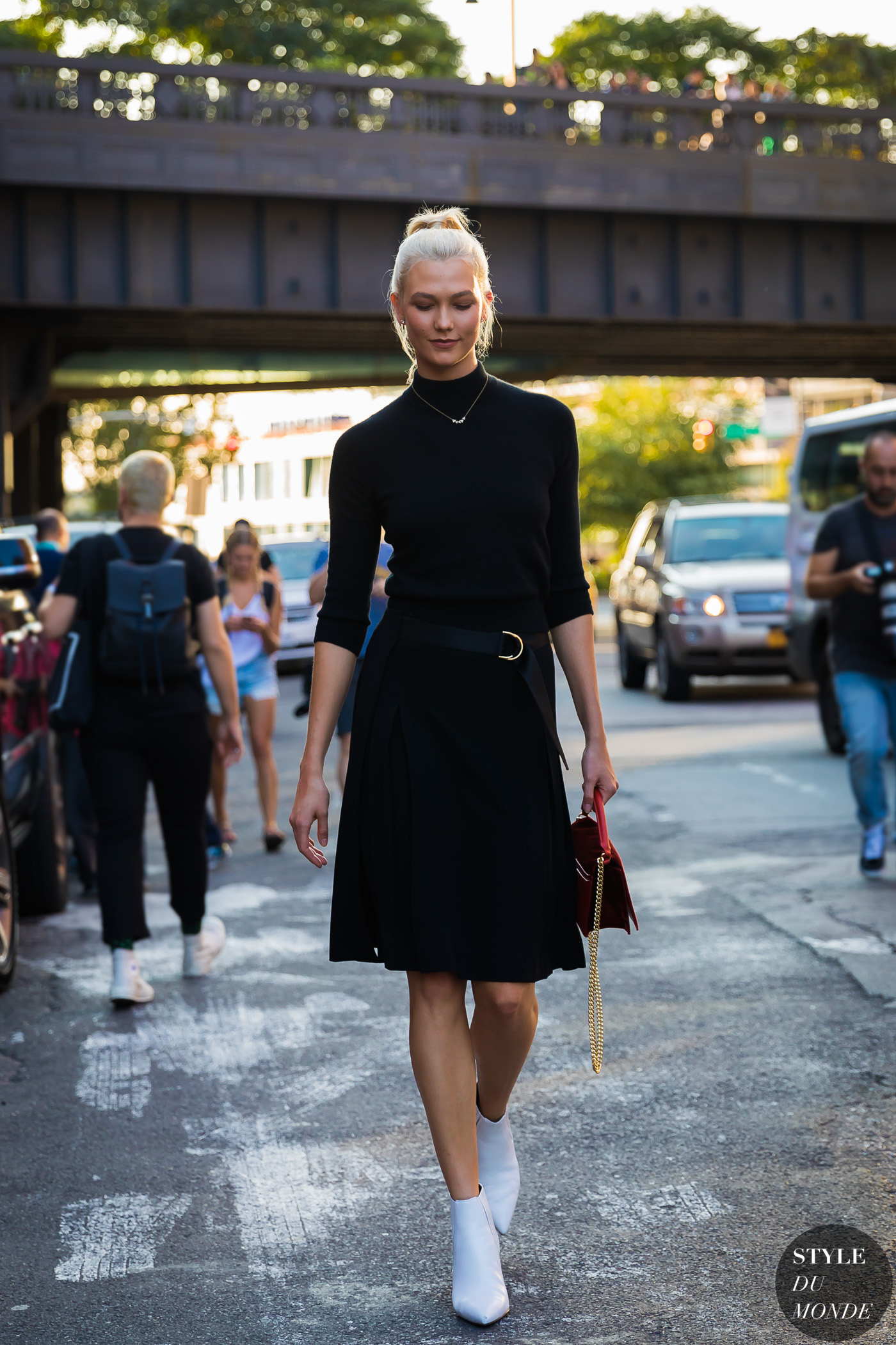 New York SS 2018 Street Style: Karlie Kloss - STYLE DU MONDE | Street ...