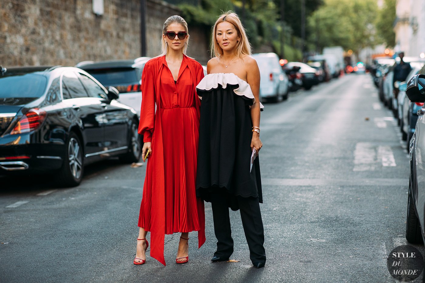 Caroline Daur and Tina Leung by STYLEDUMONDE Street Style Fashion Photography20180704_48A2743