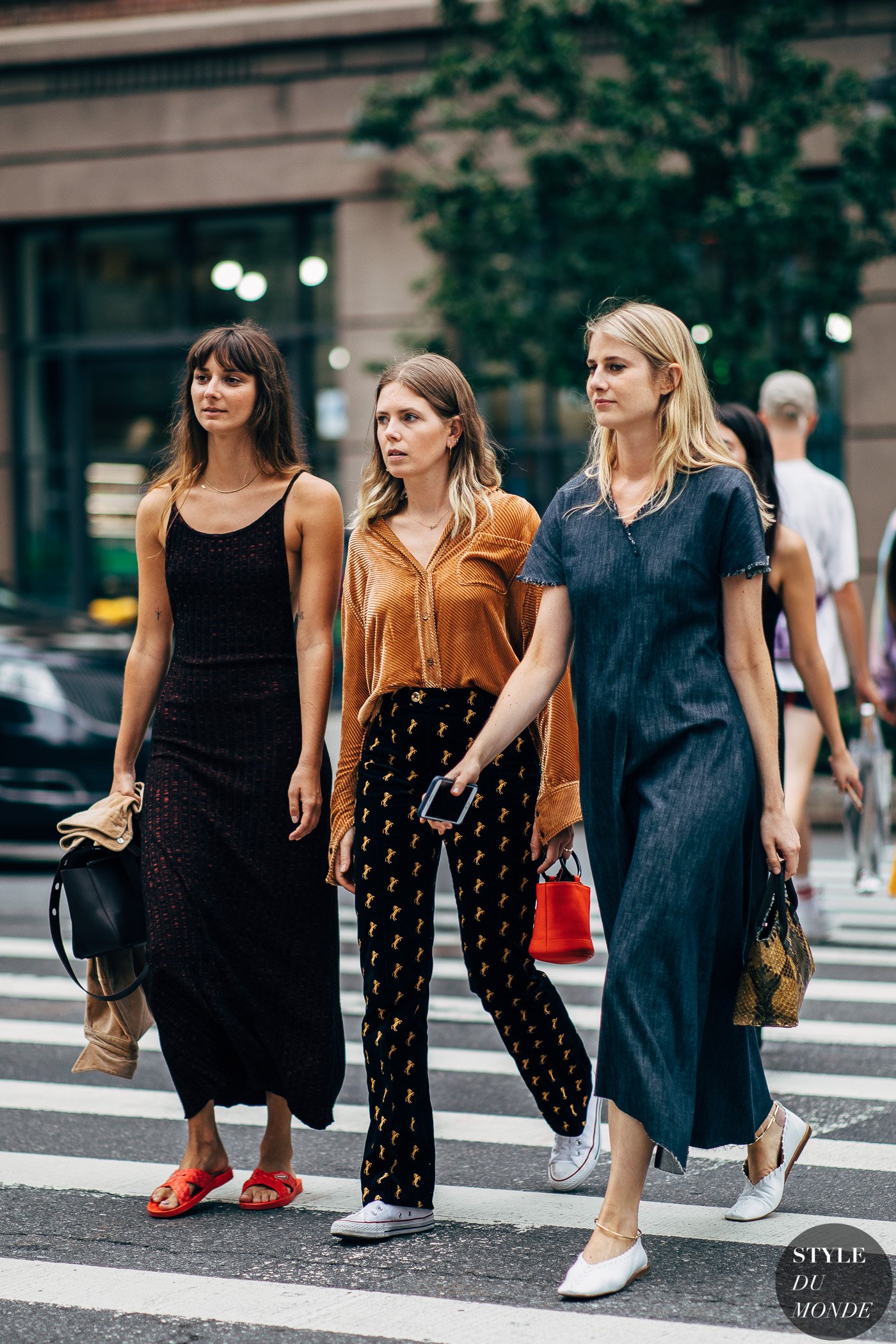 Brie Welch, Megan Bowman Gray and Laura Stoloff by STYLEDUMONDE Street Style Fashion Photography20180907_48A3063