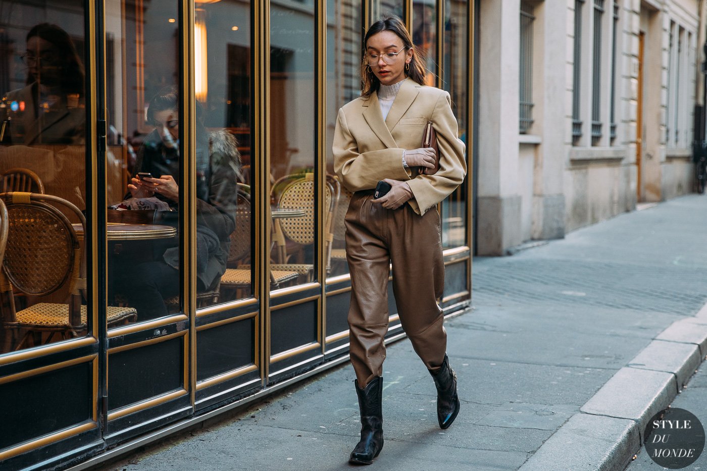 Beatrice Gutu Paris FW18 day1 by STYLEDUMONDE Street Style Fashion Photography FW18 20180227_48A6022