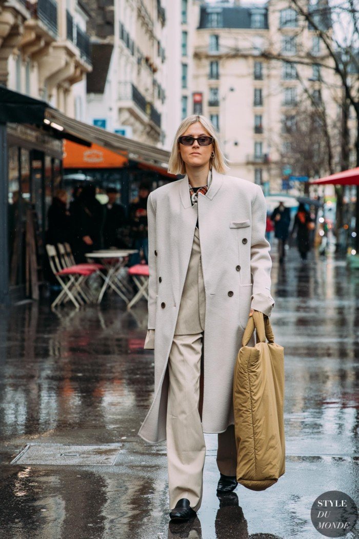 Paris FW 2020 Street Style: Linda Tol Sun, 05 Sep 2021 15:00:46 +0000